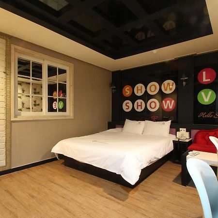 Show Hotel Busan Buitenkant foto