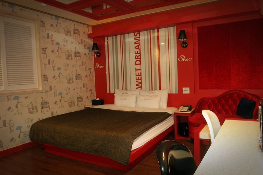 Show Hotel Busan Buitenkant foto