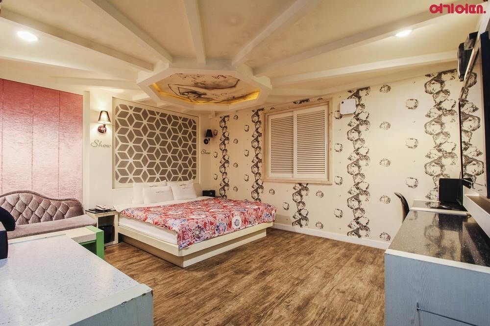 Show Hotel Busan Buitenkant foto