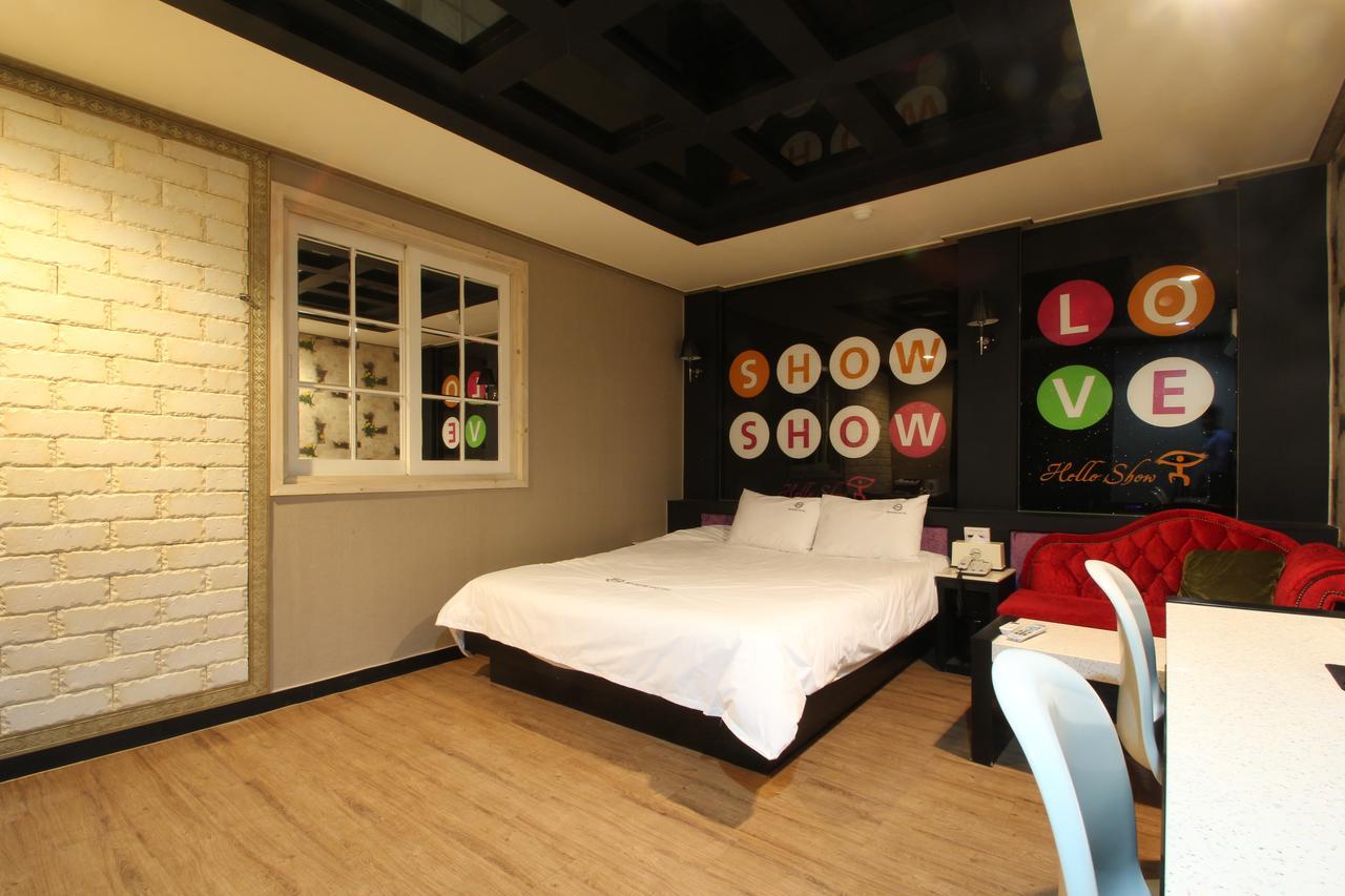 Show Hotel Busan Buitenkant foto