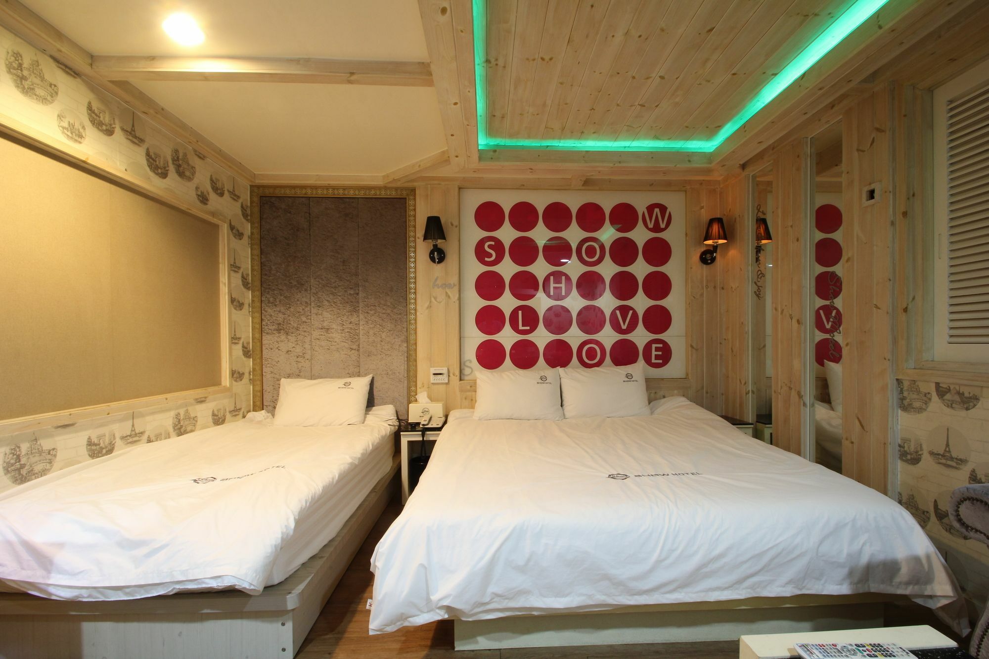 Show Hotel Busan Buitenkant foto